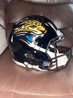 Jacksonville Jaguars Autographed Maurice Jones Drew Authentic Full Size Speed Helmet Beckett