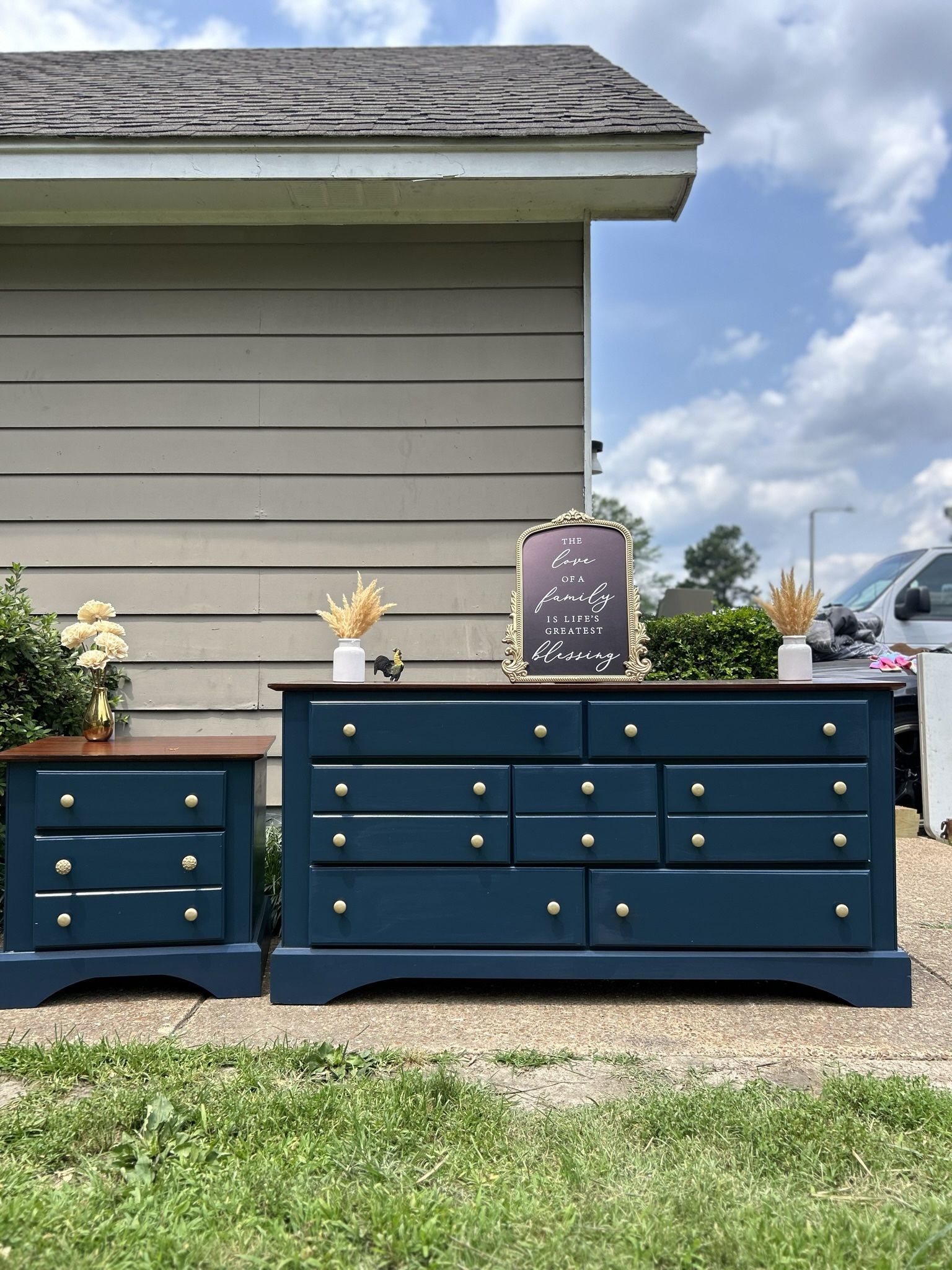 Dresser & nightstand 