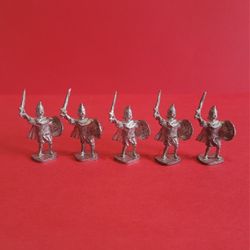 Vintage Collectible Miniature Pewter Figurines : Medieval Knights Set Of  5