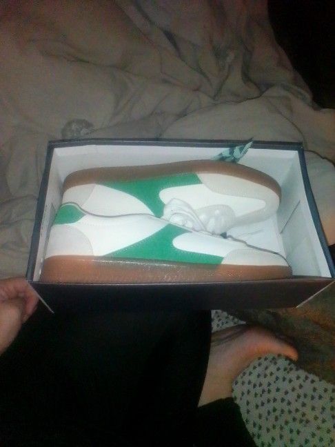 No Boundaries Shoes Size 9