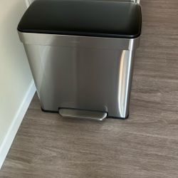 Trash Can 
