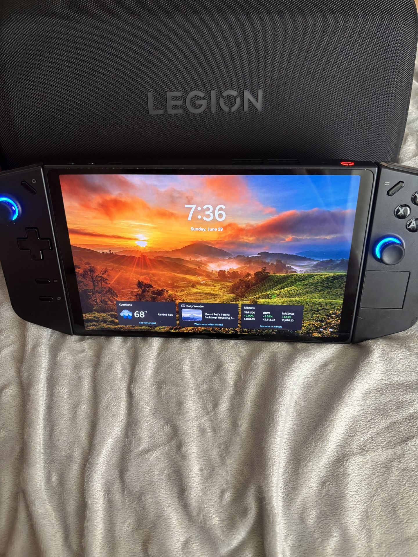 Lenovo Legion Go 8