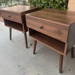 Set Of 2 Night Stands 