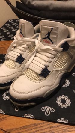 Jordan 4s Midnight Navy