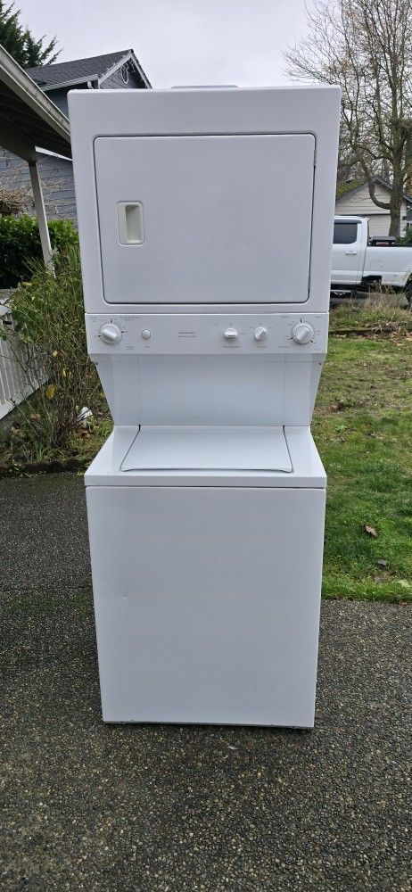 Whirlpool Stackeable Size 27w 29d 75h) I Can Help You With Free Delivery Within 10 Miles Distance 