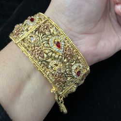 Openable Wide Bracelet (size 2.6)