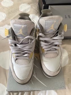 Air Jordan 4 Retro Sneakers