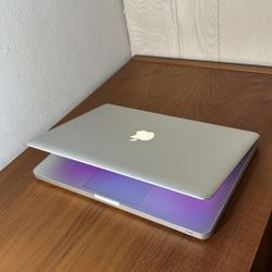 Apple MacBook Pro 13” I5/8GB/256GB SSD $150