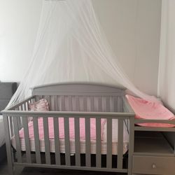 baby crib and swing