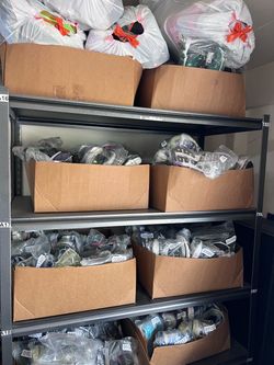500-600+ pairs of used shoes - bulk for resellers