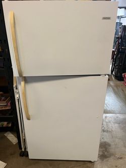 5 foot Refrigerator with freezer