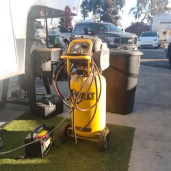 DeWalt 200 PSI 15 Gallon Air Compressor