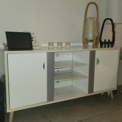 Beautiful TV Unit / Console Table 