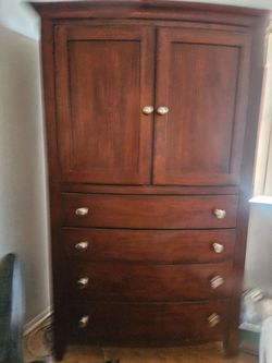 Traditional Cherry-Finish Bedroom Set (Armoire & Dresser with Mirror)