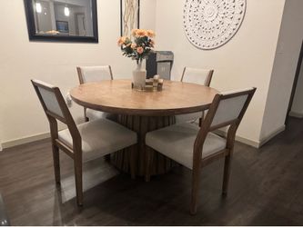 Dining room table w/ extra leaf