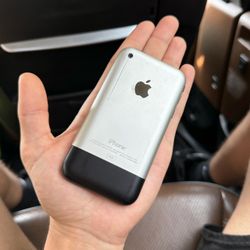 READ DESCRIPTION! 2007 Original Apple  iPhone 2G 4GB