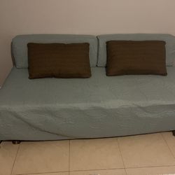  Sofa Bed in Excellent Condition/ Sofa Cama En Muy Buenas Condiciones. 