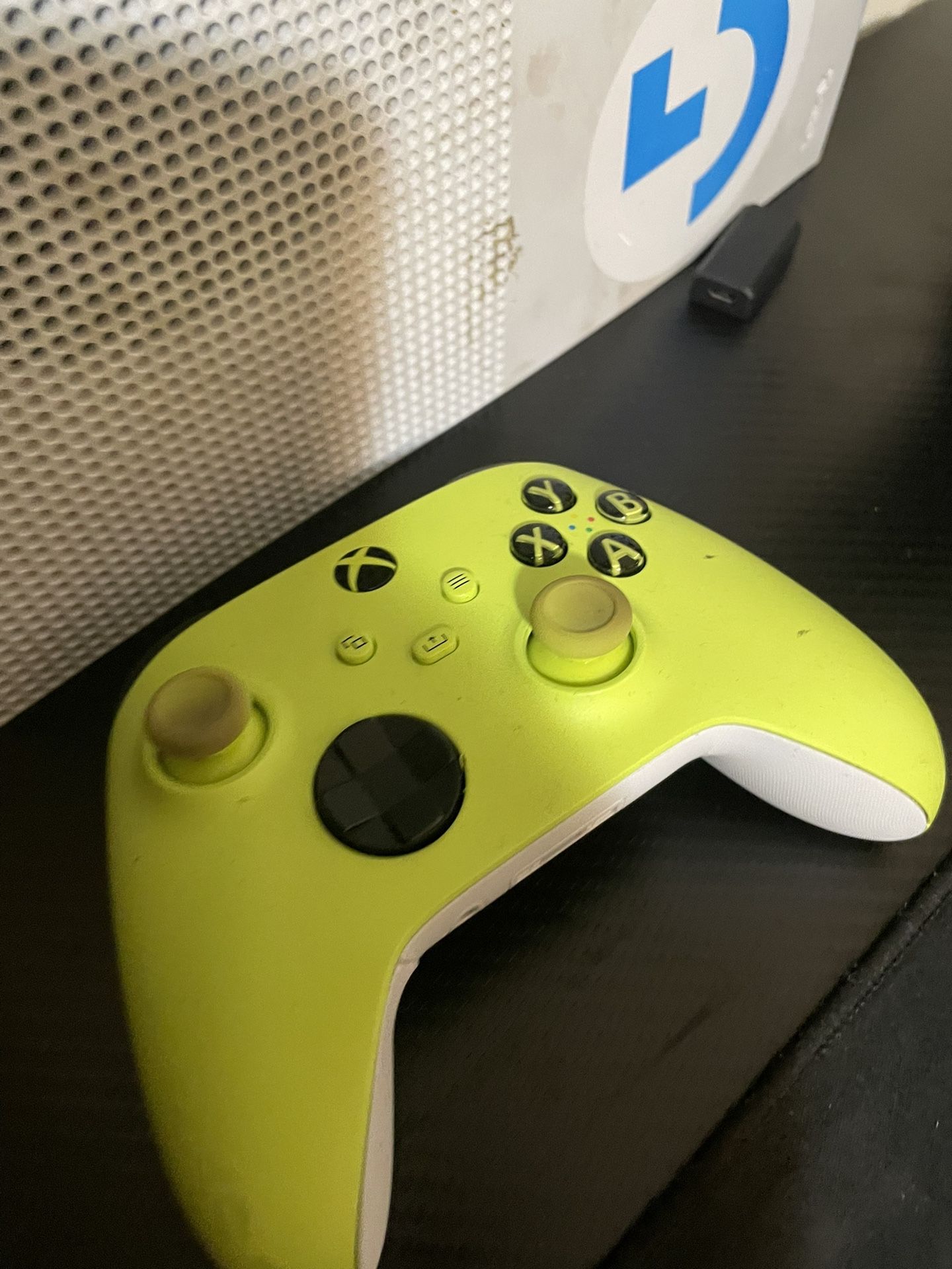 Xbox One S And Controller
