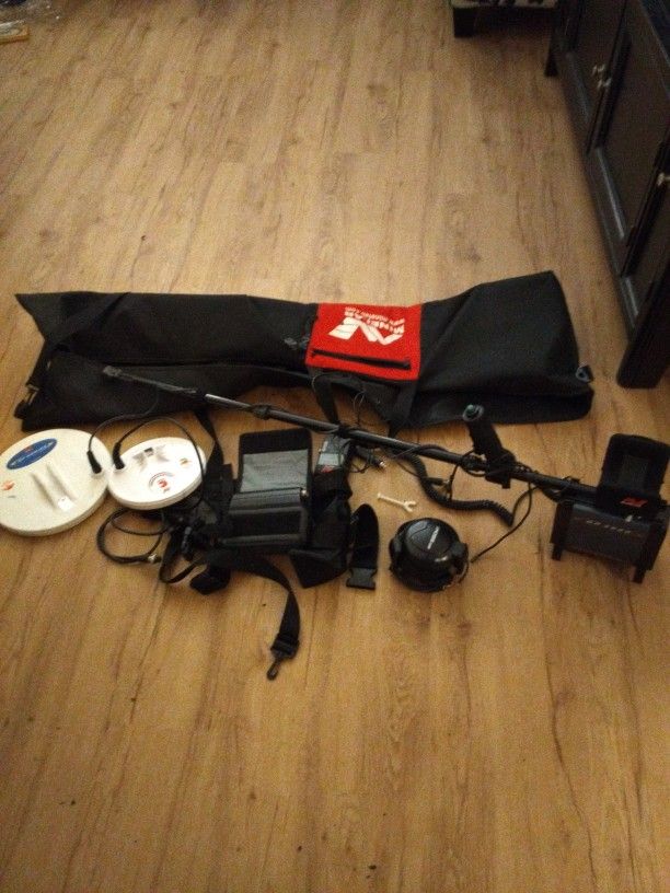 Minelab Metal Detector GP 3500
