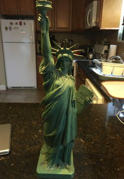 State of liberty sculpture
