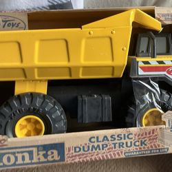 New TONKA Dump Truck 