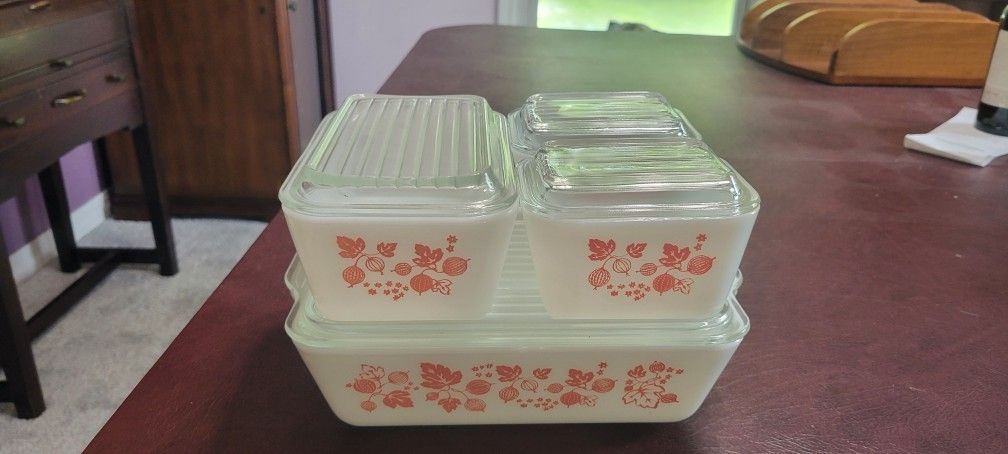 Vintage Pyrex Gooseberry Refrigerator Set