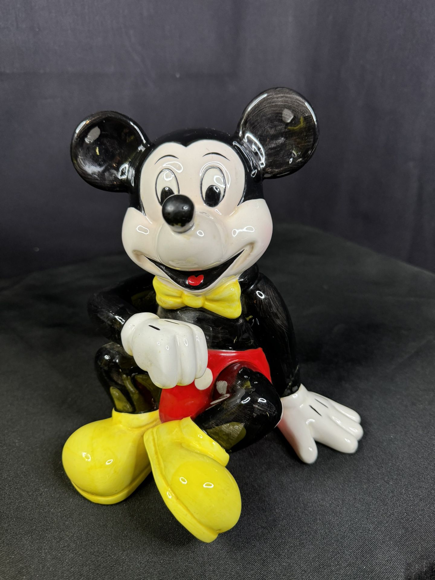 Disney 8 MICKEY MOUSE Coin BANK Vintage Ceramic Sitting Position Orig. Stopper