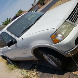 2002 Ford Explorer  XLT.  