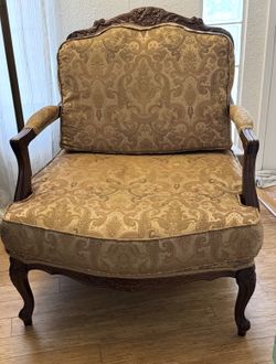 Chair - Rarely ever sat on