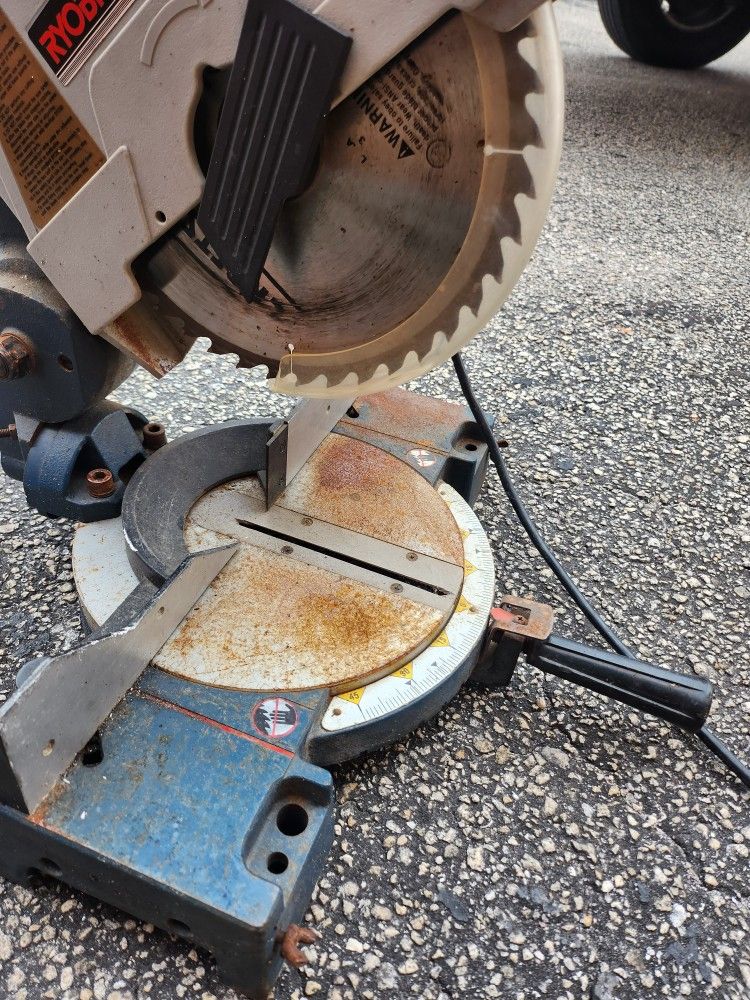 Ryobi 10-in Miter Saw