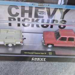 M2 Machines Chevy C30 Dually Set!!