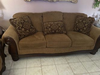 Sofá and love seat