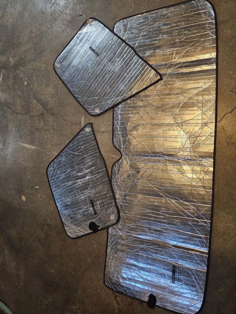 HeatShield Windshield
Sun Shade For Freightliner
