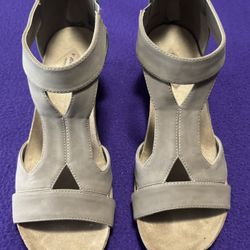 Women’s Wedge Sandals - Size 7.5