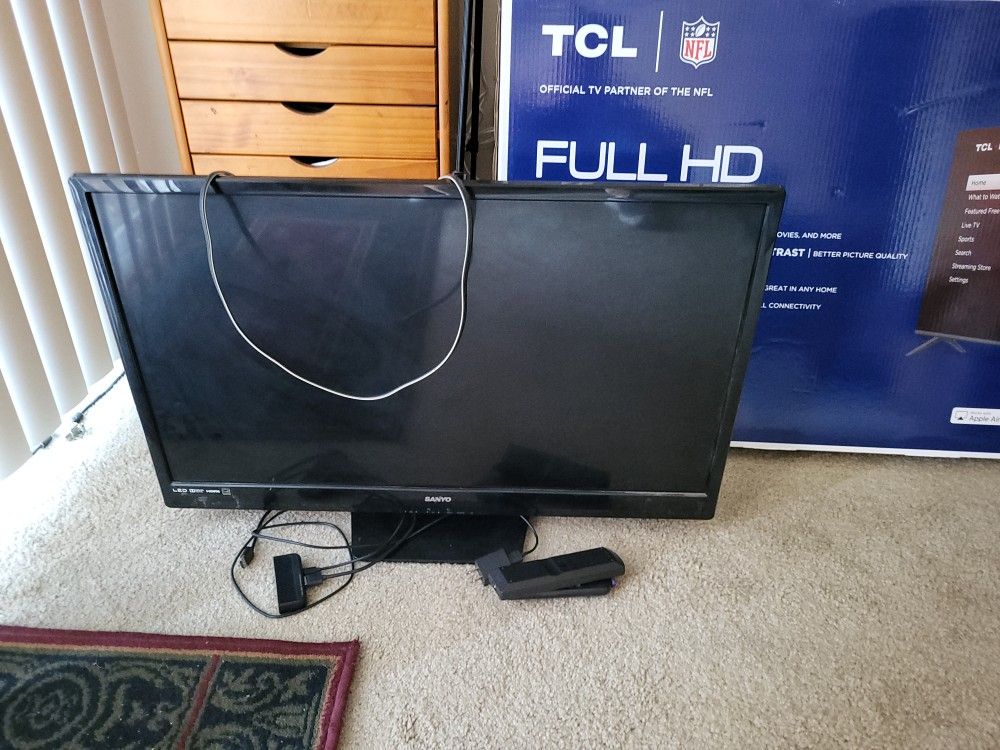 32" Sanyo T.V. Plus Roku attachment 