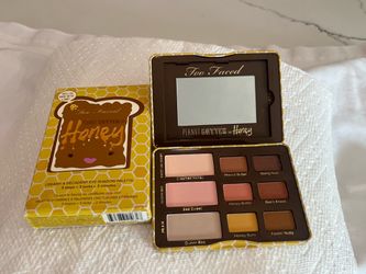 Too faced Peanut Butter And Honey Palette NIB