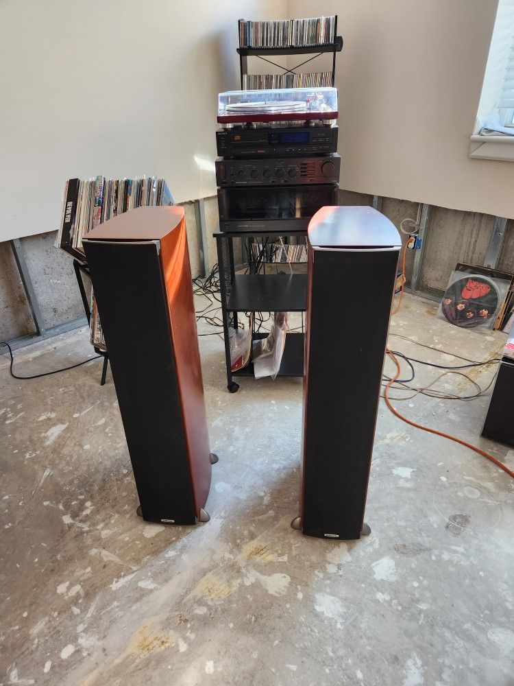 Polk Audio RTi A5 - Two Speakers