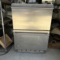 GE Monogram 2-drawer Refrigerator - 24” Under Counter 
