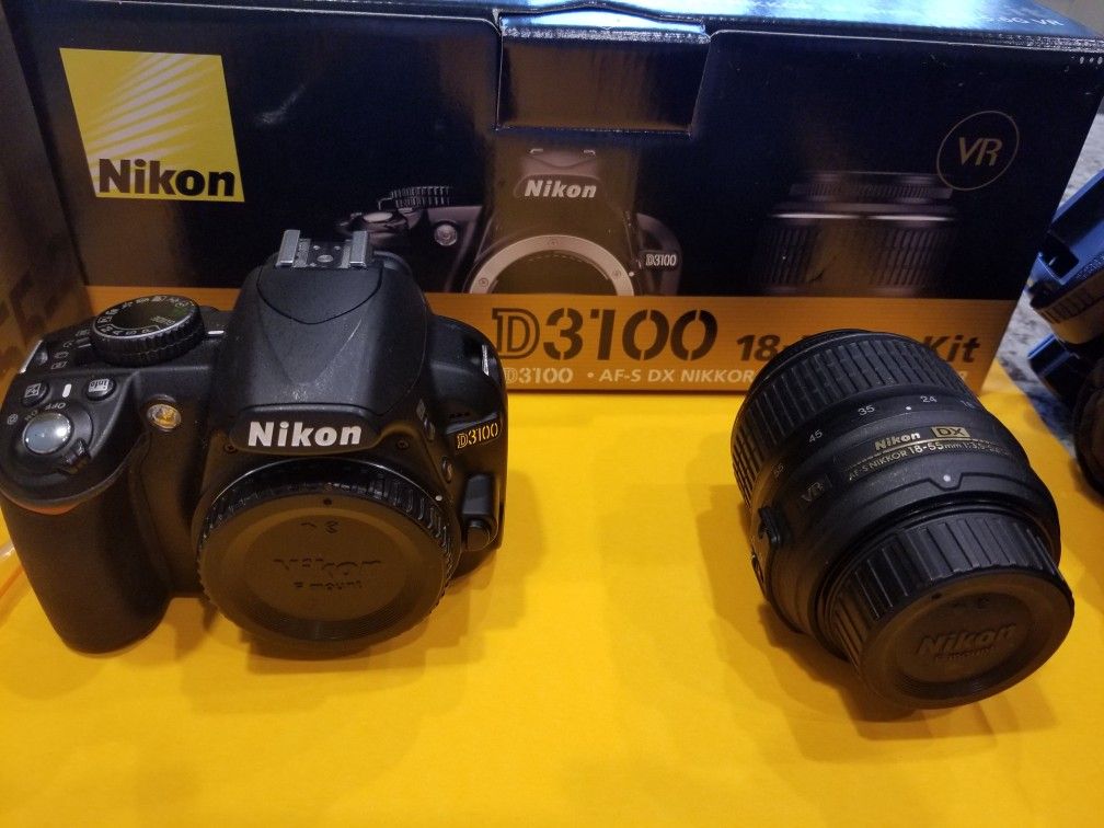 Nikon D3100 18-55 VR Kit 2 lenses and Tripod