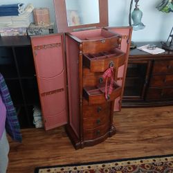8 Drawer Jewelry Chest