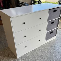 3 Drawer Spacious dresser With Storage