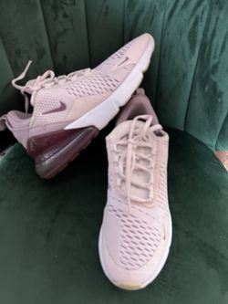 NIKE AIR 270 size 8.5