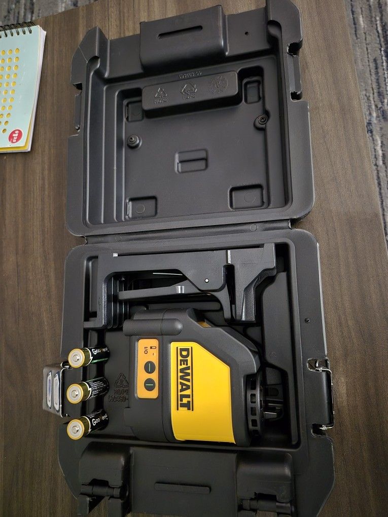 DEWALT
LASER
