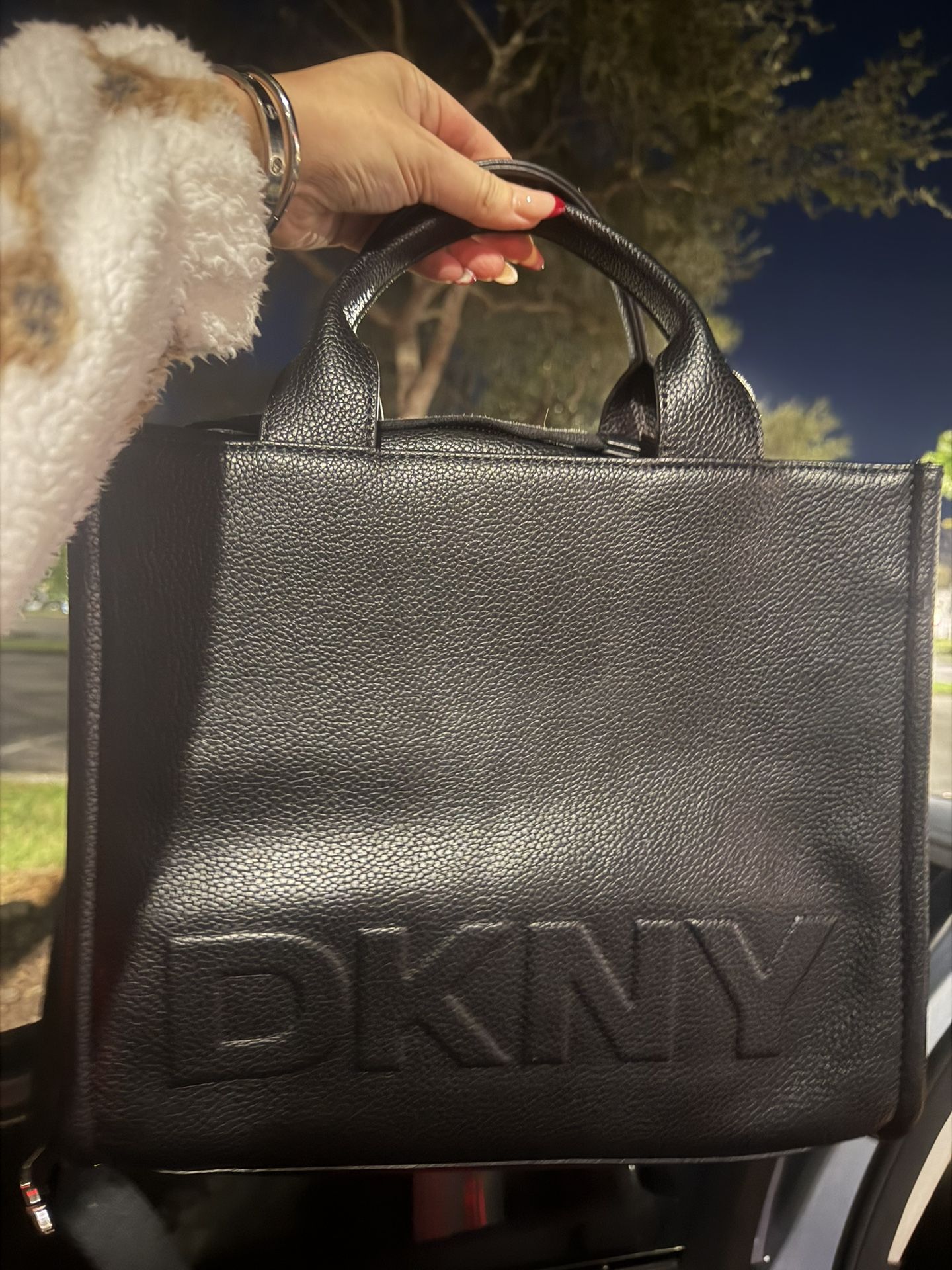 DKNY