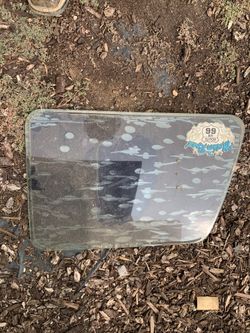 1973-1991 Chevy Suburban Left Rear Barn Door glass