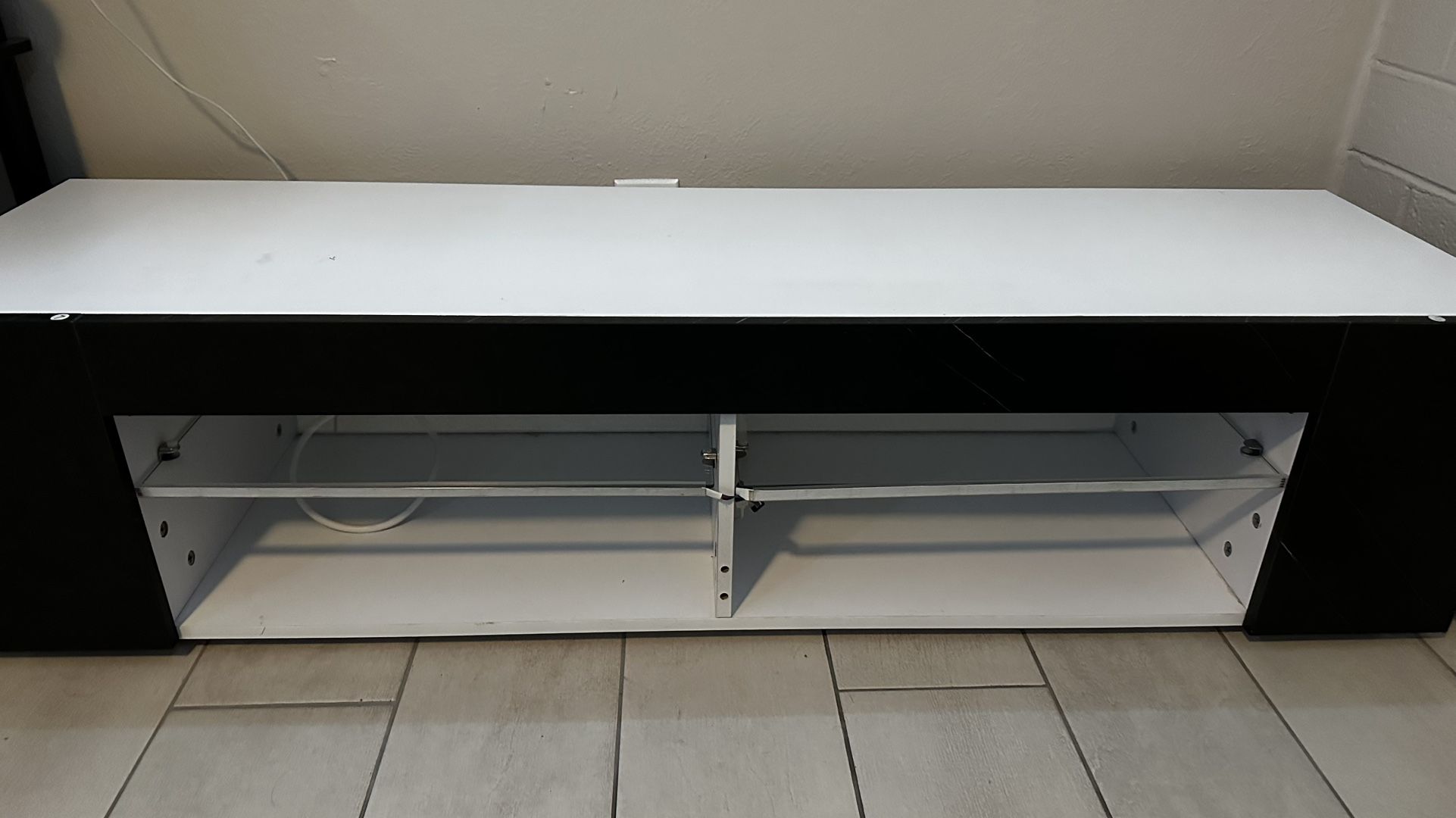 Mueble, Detalles En La Descripción