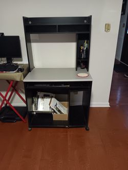 Black Coumpter Table 