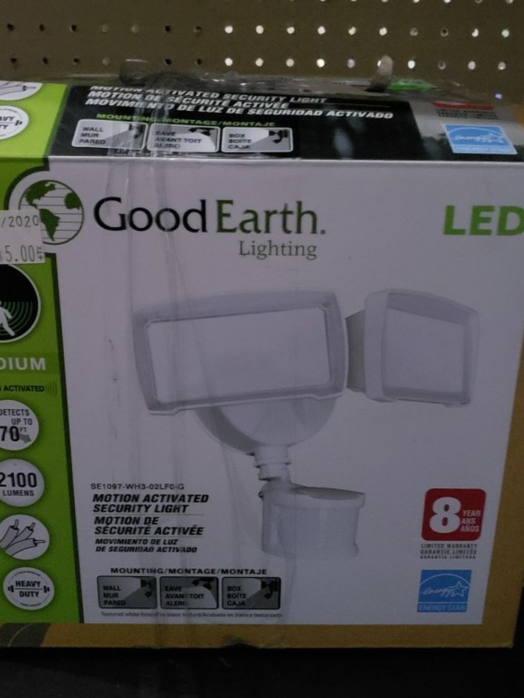 Good Earth Lighting Two-Head LED Motion Activated Security Light - Bright White