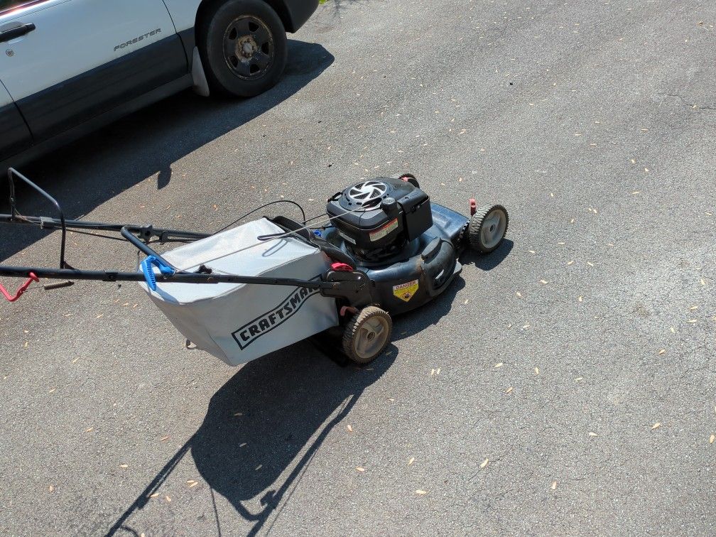 Craftsman 22" Self Propelled W/Bagger