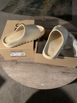 Yeezy Slides 